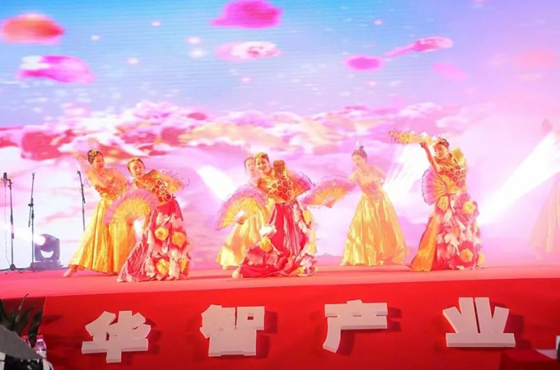 联欢晚会现场6.jpg 联欢晚会现场6.jpg