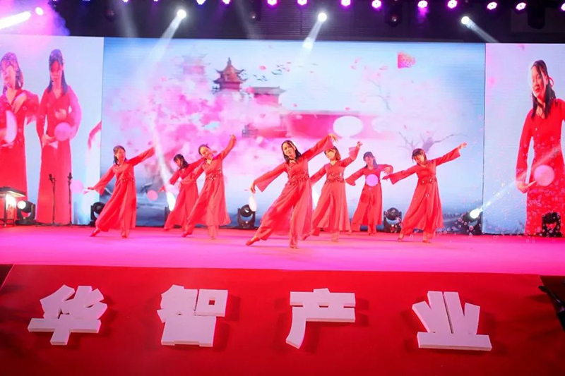 联欢晚会现场9.jpg 联欢晚会现场9.jpg